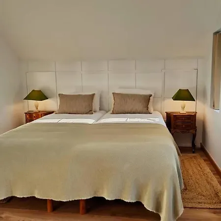 Tauria- Em Aldeia Medieval Villa